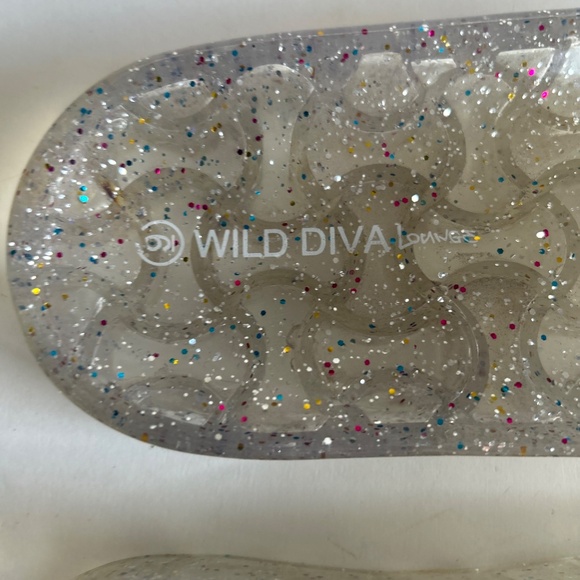 Wild Diva Multicolor Synthetic Flip Flops size 9 - Picture 3 of 14